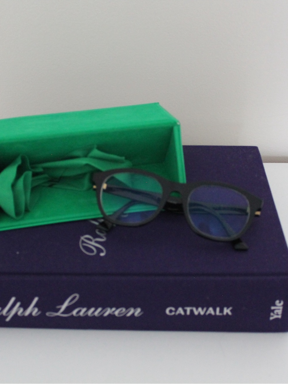 Bottega Venneta Black Round Eyeglasses